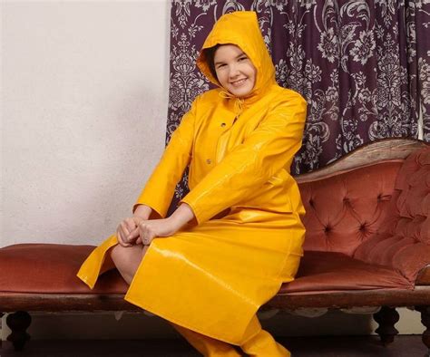 Pin By Bernd Harzer On Regen Raincoat Fashion Rainwear Fashion Rain