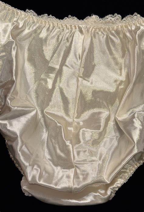 New Victorias Secret Vtg 90s Second Skin Ivory Satin Lace Brief