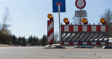 Stra Ensperrung Auf B Fahrbahndeckenerneuerung Zwischen Biberach