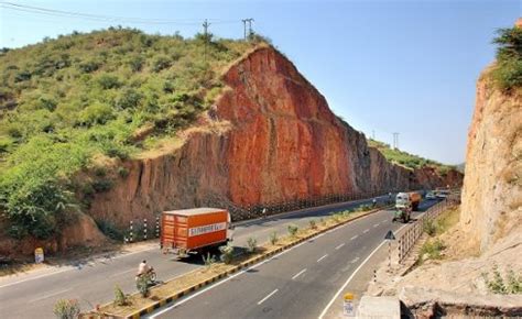 10 Things about largest highway project in India: The Golden ...