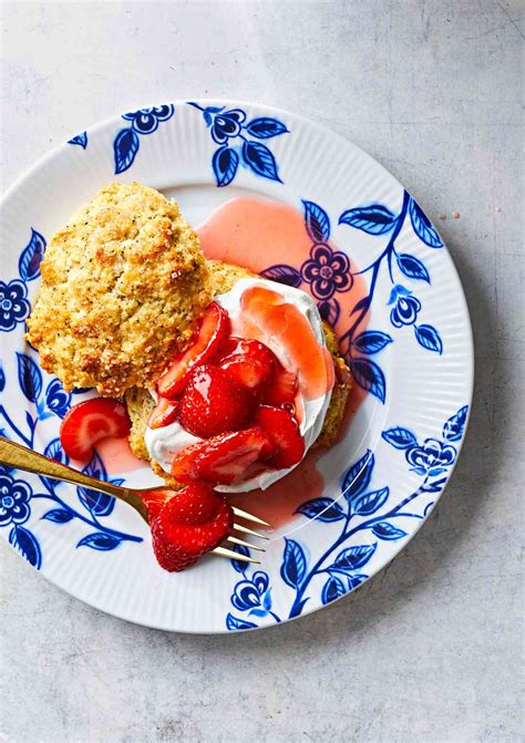 25 Luscious Strawberry Dessert Recipes | Midwest Living