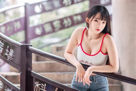 Ning Shioulin Women Model Brunette Bangs White Tops Jean Shorts