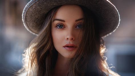 Stylish Girls With Hat Wallpaper