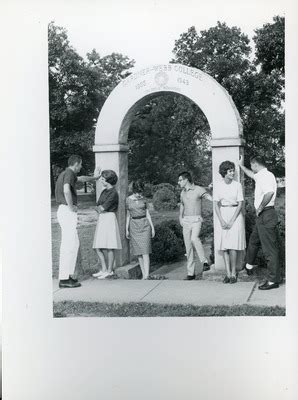 Gardner-Webb College Arch | Campus Buildings & Grounds | Gardner-Webb University