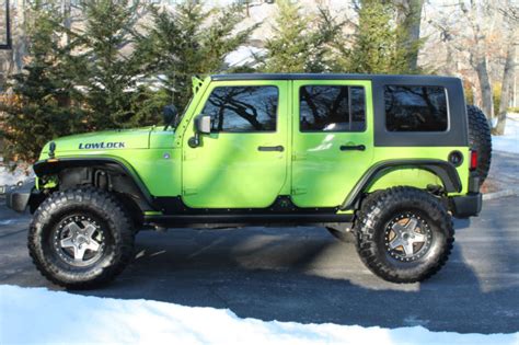 2012 Jeep Wrangler Unlimited 4 Door Rare Gecko Green Super Low Miles