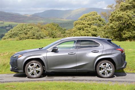 LEXUS UX 300E 2023 REVIEW - GreenCarGuide.co.uk