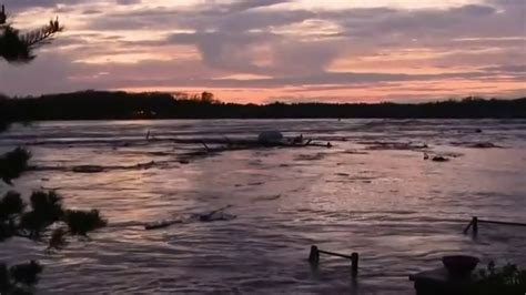 Evacuations Underway In Mid Michigan After Multiple Dams Breached Youtube