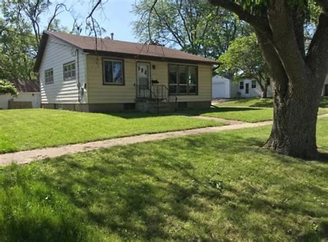 702 S 4th St Knoxville Ia 50138 Home For Rent