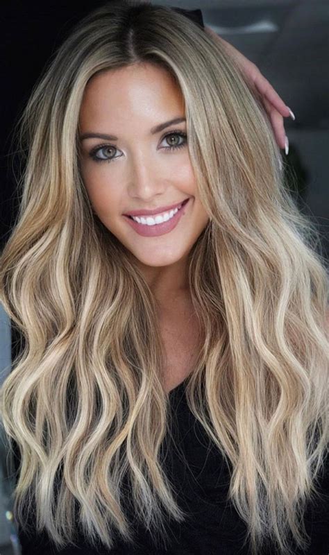 Cute Summer Hair Colours Mousy Blonde Lob Length