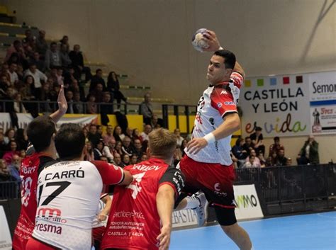 Club Balonmano Nava Terminar el año sumando dos puntos Club Balonmano