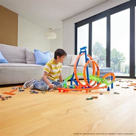 Hot Wheels Track Set Epic Crash Dash With Crash Zones Motorized Booster And Hot Wheels