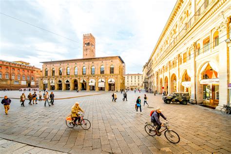 A Stroll Through Medieval Bologna Italy Magazine