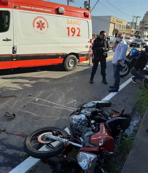 R Dio Acesa Fm Vr Colis O Frontal Entre Moto E Carro Deixa Jovem