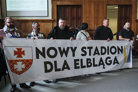 Kibice Olimpii przyszli na sesję RM bo mają dość Stadion miejski to