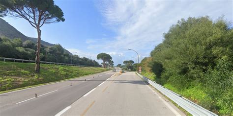 Incidente Sull Autostrada Messina Palermo Furgone Va Fuori Strada E Si