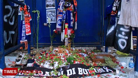 Tragedi Stadion Kanjuruhan Malang Ratusan Nyawa Aremania Melayang