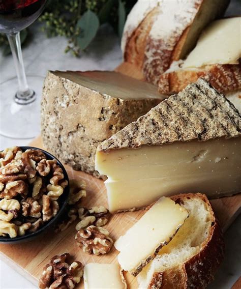 Cheese : 12 Days of Cheese - DeLAURENTI