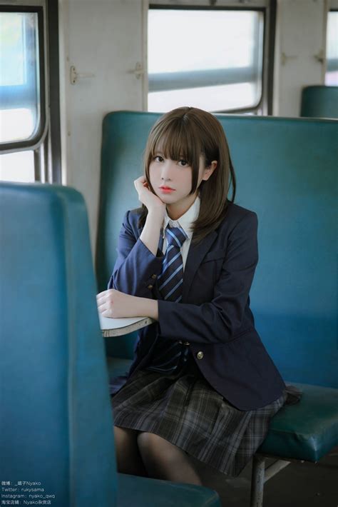Nyako 喵子 nude JK Uniform in Train NudeCosplayGirls