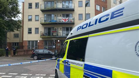 Southampton Arrest After Man Confronts Police With Knife Bbc News