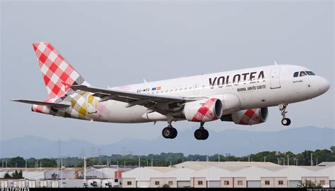 EC MTC Airbus A319 111 Volotea Espinosa JetPhotos