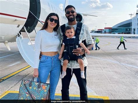 Hardik Pandya Off To Mumbai With Wife Natasa Stankovic And Son Agastya ...