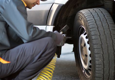 how to change tyres