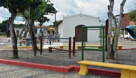 Praça do povoado Olhos Dagua das Moças ganha novos equipamentos e