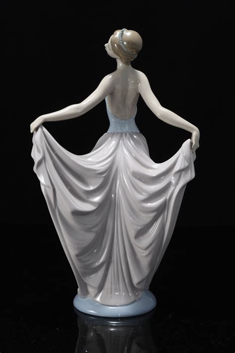LLADRO Vintage 1979 Spain Handmade Original Porcelain Figurine Dancing