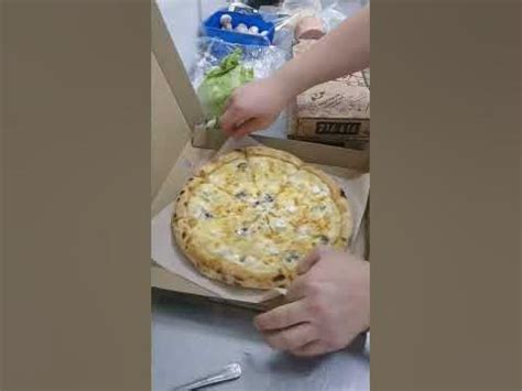 Пицца Цезарь, и 4 Сыра #pizza #пицца - YouTube