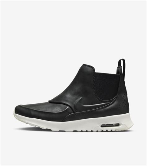 Women's Nike Air Max Thea Mid 'Black & White'. Nike SNKRS DK