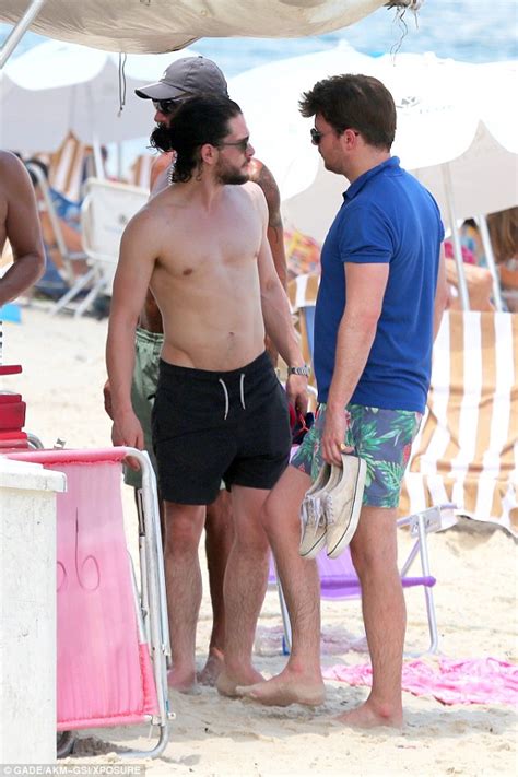 Game Of Thrones Actor Kit Harington Shirtless On The Beach In Brazil