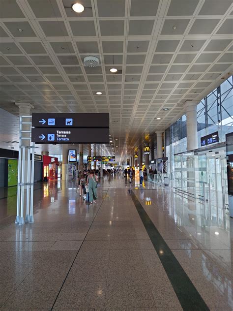Smoking at Barcelona El Prat Airport (BCN)