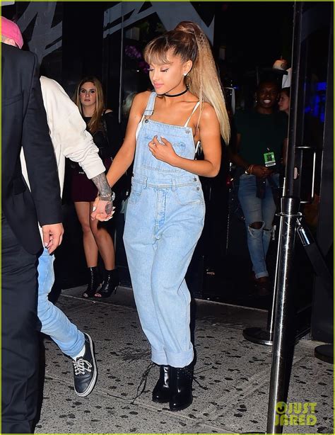 Ariana Grande And Boyfriend Mac Miller Hold Hands At Vmas Party Photo 3744264 Photos Just