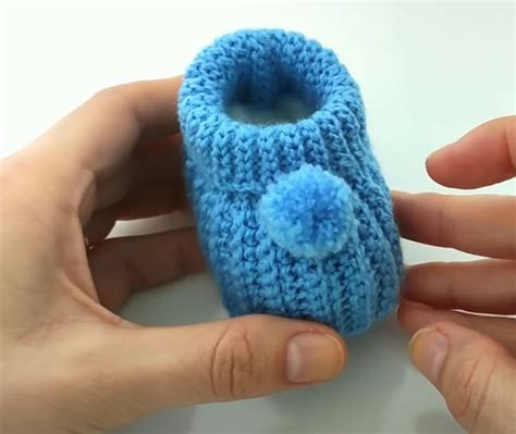 Crochet Lovely Baby Shoes In 10 Minutes We Love Crochet