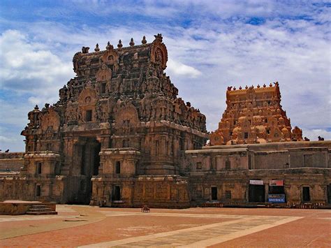 CHOLA DYNASTY (300 BCE – 1279 CE) - TEMPLE ARCHITECTURE – The Antique Story