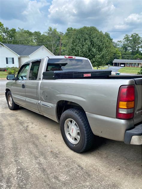 2001 GMC Sierra 1500 Extended Cab · Short Bed