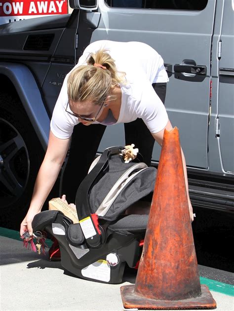 Hot Pic Hilary Duff Downblouse Mommy Creeps