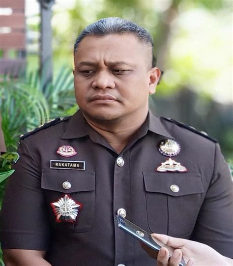 Kejari Sidoarjo Segera Tetapkan Tersangka Kasus Dugaan Korupsi Seragam