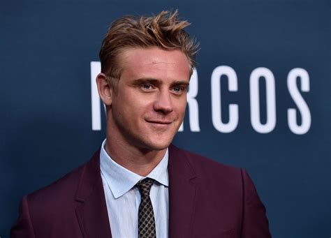 Boyd Holbrook Narcos Reemplaza A Benicio Del Toro En The Predator