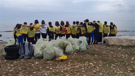 Spiagge E Fondali Puliti Di Legambiente Ecco Il Contributo Della