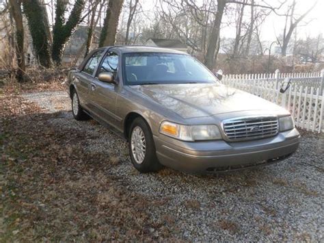 Buy Used 2001 Ford Crown Victoria Base Sedan 4 Door 46l In Morton