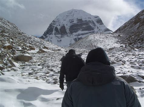 Mount Kailash & Lake Mansarovar Trekking Adventure in Tibet