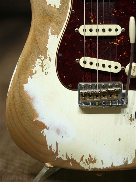 Fender Custom Shop 1962 Stratocaster Super Heavy Relic Roasted Maple Neck Aged Olympic White