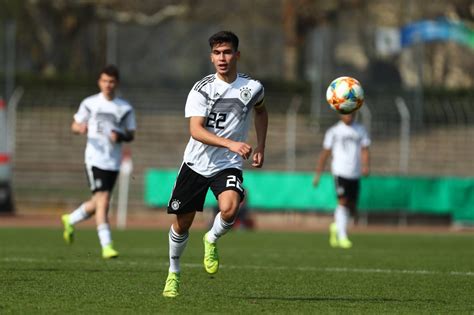 Fc Schalke Aydin Begehrt Wie Entscheidet Sich Das S Juwel