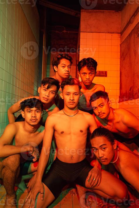 Nude Friends Twitter