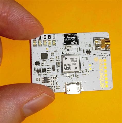 GNSS receiver module optimized for small battery powered tracking devices