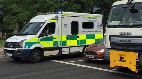 Scottish Ambulance Service Vw Ambo Responding Youtube