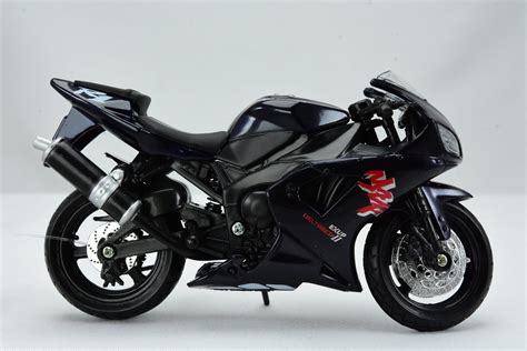 MINIATURA MOTO YAMAHA YZF R1 Hobby Ciência