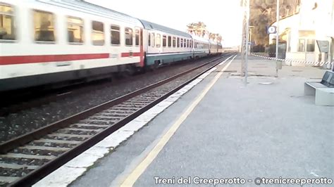 Treno Intercity Con E402B E Mix Carrozze In Transito A Castagneto