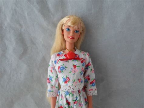 Vtg Mattel Blonde Hair Blue Eyes Twist Turn Barbie Doll Malaysia B Ebay